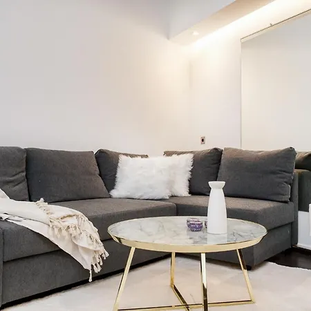 Place Des Lices Avec Parking Apartment *
